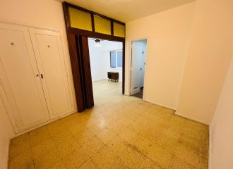 Departamento en Av. Colon 1700 de un ambiente dividido con espacio de cochera