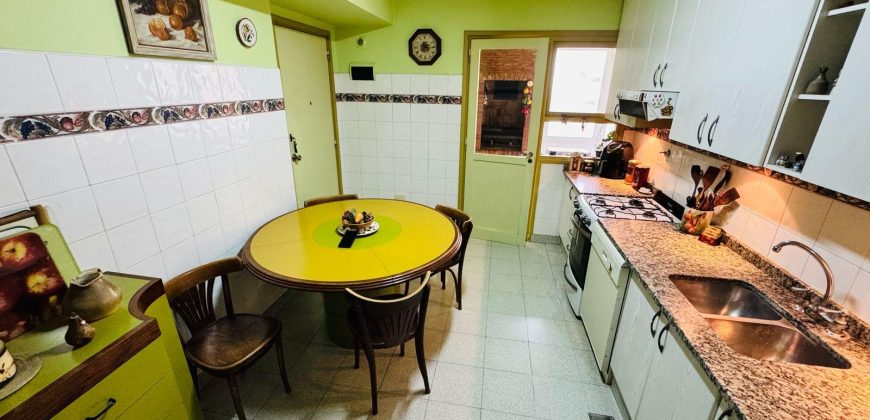 Departamento en 3 de Febrero 2700 de cuatro ambientes en semipiso