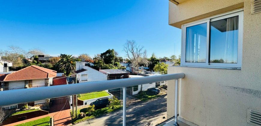 Departamento en Bernardo de Irigoyen 4500 de tres ambientes con vista parcial al mar en alquiler