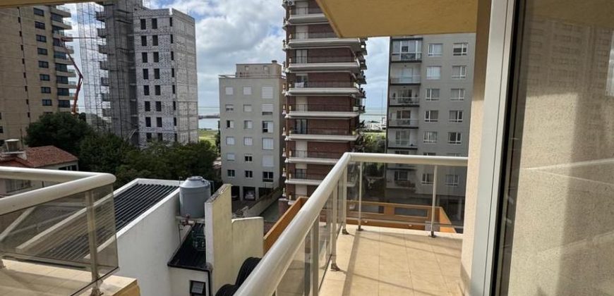Departamento en Bernardo de Irigoyen 4500 de tres ambientes con vista parcial al mar en alquiler