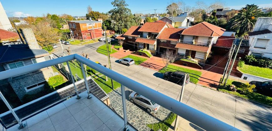 Departamento en Bernardo de Irigoyen 4500 de tres ambientes con vista parcial al mar en alquiler