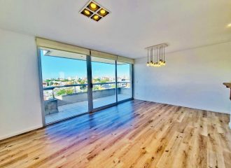 Venta departamento 2 ambientes con terraza y cochera, apto credito, zona facultades
