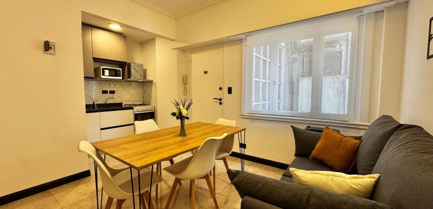 Departamento en Santa Fe 1600 de dos ambientes al contra frente reciclado