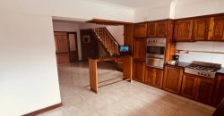 Casa en Acha 1600 de cuatro ambientes con quincho – apto credito