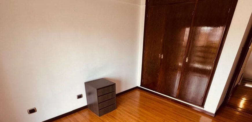 Casa en Acha 1600 de cuatro ambientes con quincho – apto credito