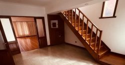 Casa en Acha 1600 de cuatro ambientes con quincho – apto credito