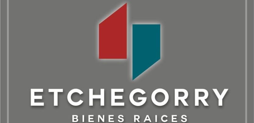 Casa en Acha 1600 de cuatro ambientes con quincho – apto credito