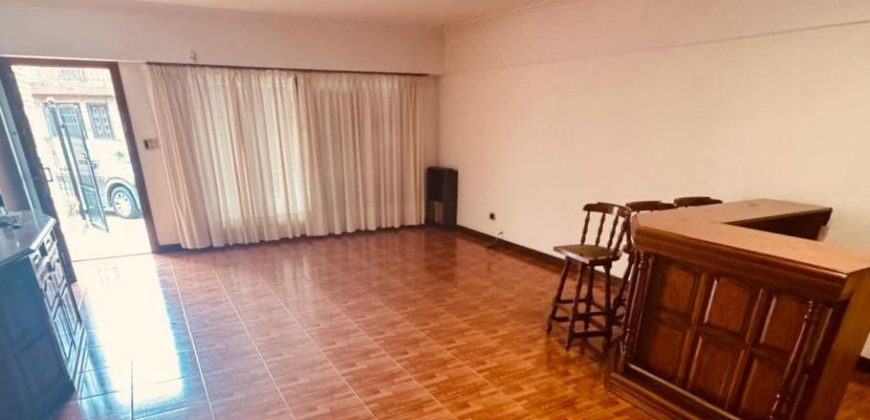 Casa en Acha 1600 de cuatro ambientes con quincho – apto credito