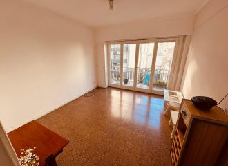 Departamento en Sarmiento 2300 de tres ambientes con balcon