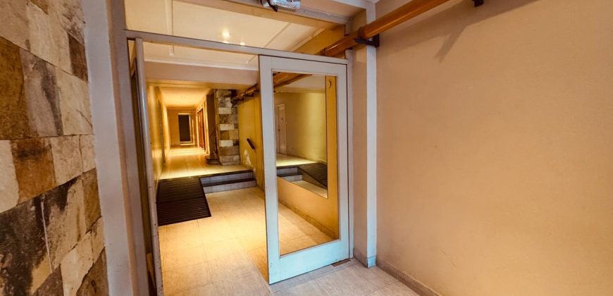 Departamento en Sarmiento 2300 de tres ambientes con balcon