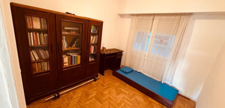 Departamento en Sarmiento 2300 de tres ambientes con balcon