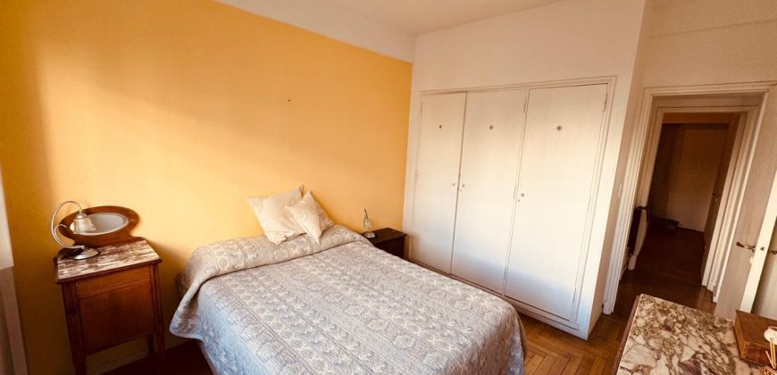 Departamento en Sarmiento 2300 de tres ambientes con balcon