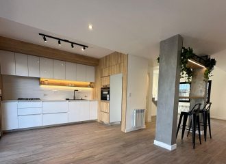 Casa en Catamarca 3800 de cuatro ambientes con jardín y garage